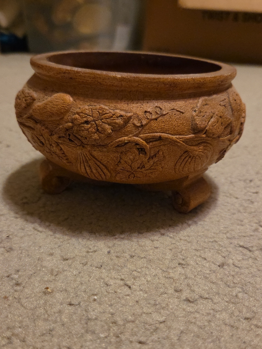 FTDA Resin Footed Planter